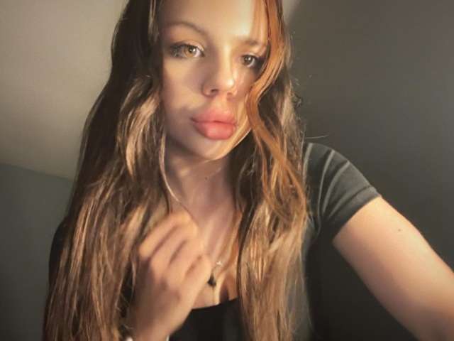 LEXYBIGLIPS free sexy photo